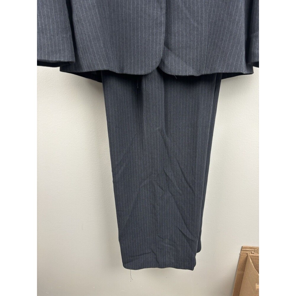 Ann Taylor 2-Piece Pant Suit Size 2 Women’s Poly Rayon Blend Gray Pinstripe - Picture 3 of 10